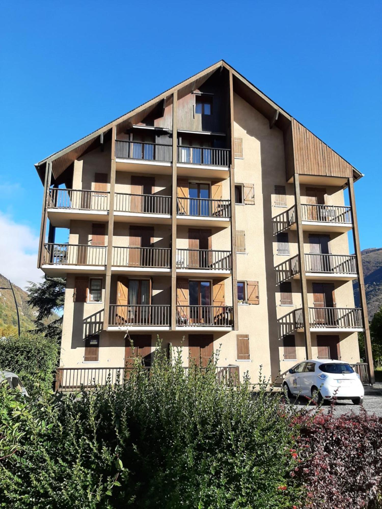 Appartement Vert Tendre Face A La Montagne Bagnères-de-Luchon Exteriör bild